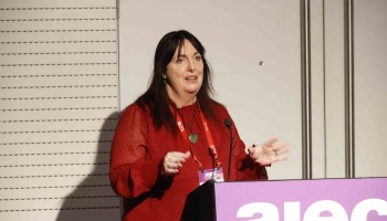 AIEC2668.jpg