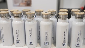 AIEC2023_TetraTekWaterBottles.jpg