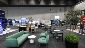 AIEC24-00802.jpg